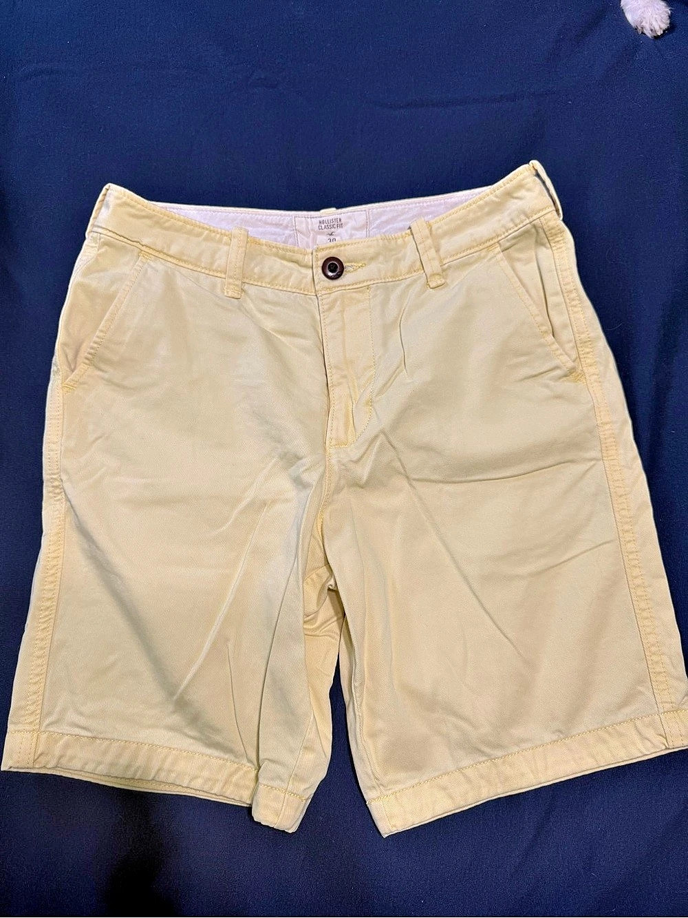 Hollister Classic Fit Chino Shorts Flat Front Yellow Waist 30